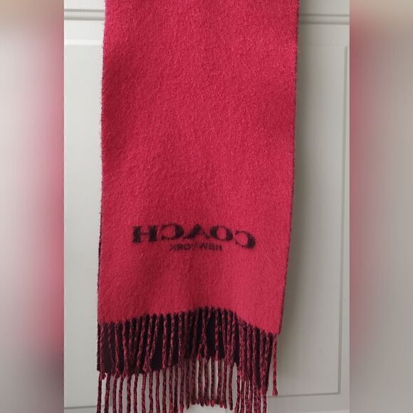 Authentic COACH 95% Wool 5% Cashmere Red & Charcoal Reversible Oblong Scarf - Picture 4 of 5